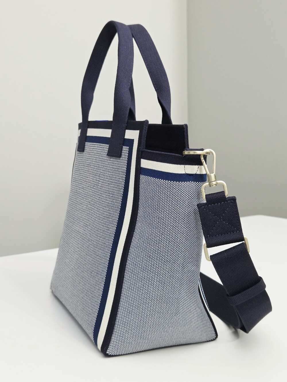 EXCELLENT RARE ROTHY'S THE HANDBAG - RIVER BLUE - Picture 6 of 10